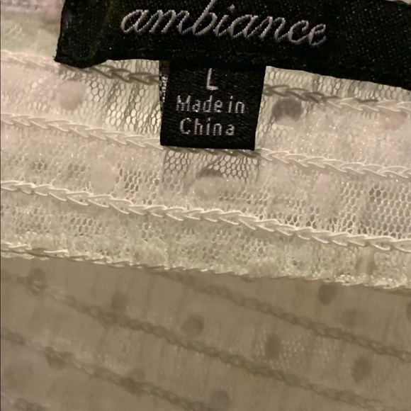 Pretty white blouse - Picture 4 of 4